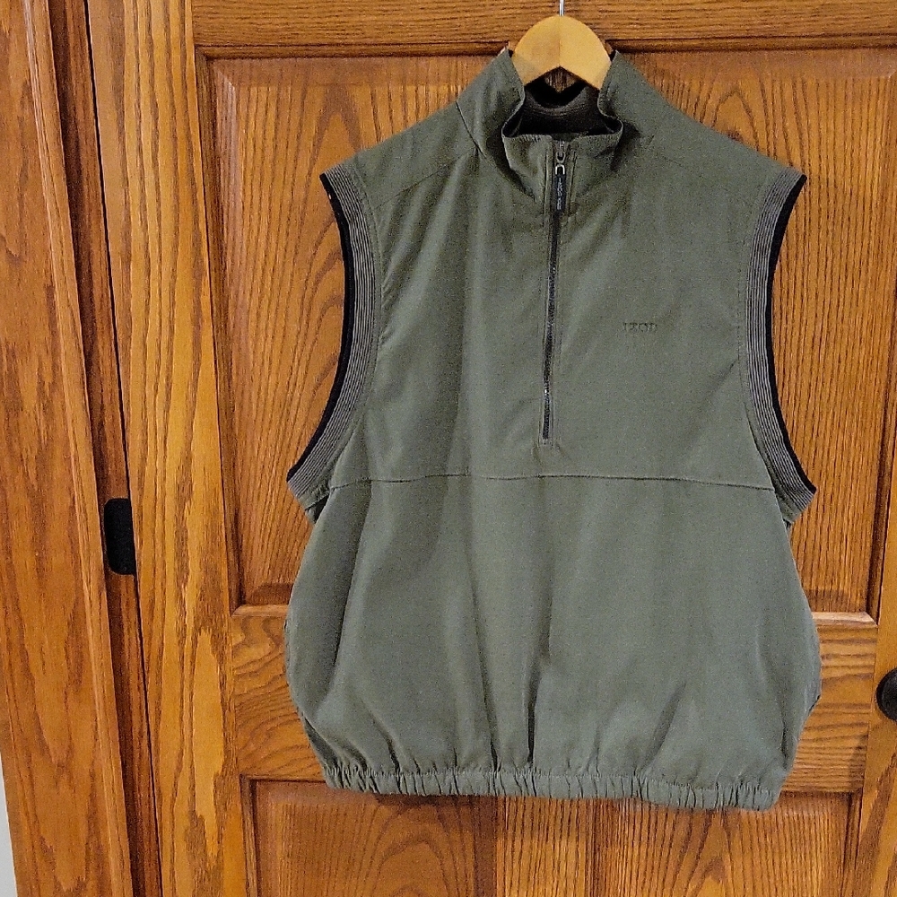 Mens Izod Golf Vest In Size Large